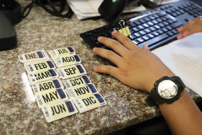 La Alcaldía de Panamá informó que las calcomanías y placas de diciembre 2025 están disponibles.