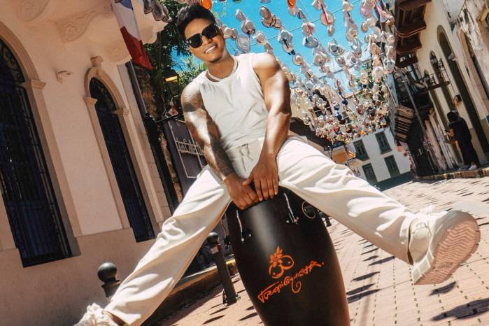 Eddy Lover celebra nominación al Latin Grammy 2026 junto a Karol G
