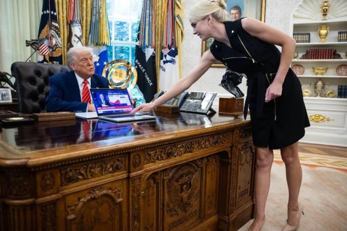 Natalie Harp, la asesora que filtra información para Trump y lo acompaña a todas partes
