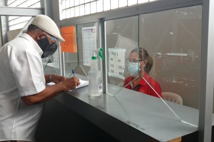 La Ley 438 del 14 de junio de 2024 establece que los jubilados y pensionados recibirán un bono permanente de B/.140.00 anual.