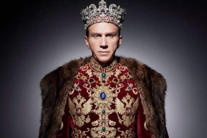 Osmel Sousa el “Zar de la belleza” ya tiene candidata favorita del Miss Universo 2025.