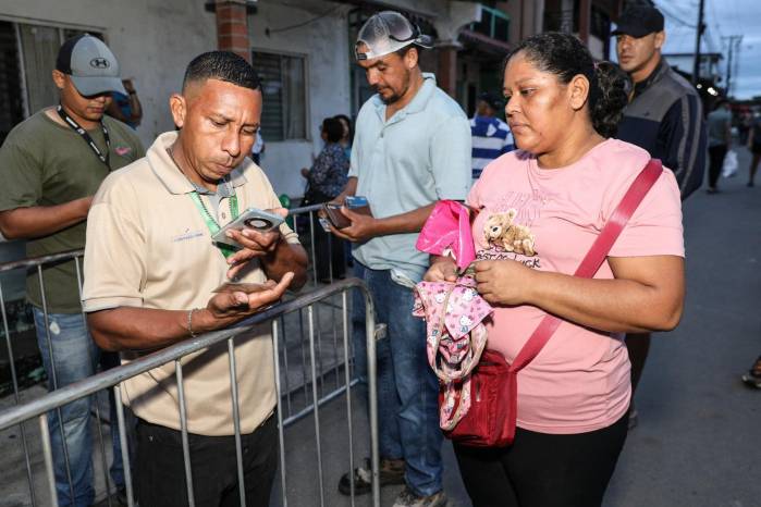 IMA activa las ventas de naviferias con bolsas navideñas y jamón picnic.