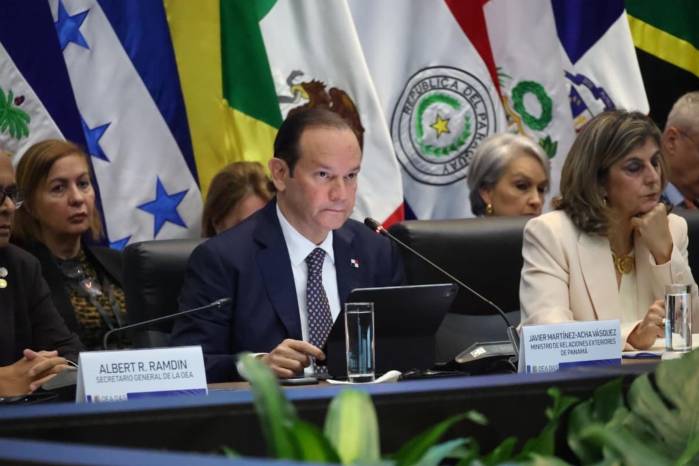 Panamá y el mundo con temas de política, salud, infraestructura y deportes