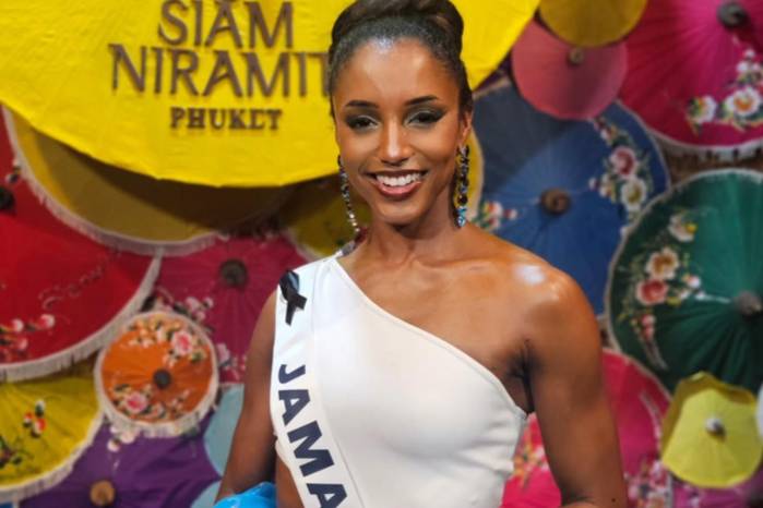 Miss Jamaica 2025 demanda a Miss Universo tras sufrir una grave caída durante el certamen