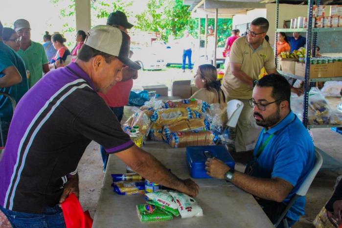 Las agroferias del IMA ofrecen a la población arroz y productos agrícolas a precios accesibles en varias provincias del país.