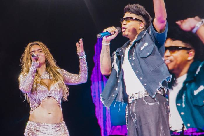 Karol G y Eddy Lover comparten escenario y ponen a gozar al público