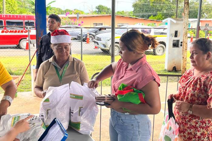 El IMA mantiene naviferias y distribución de bolsas navideñas.