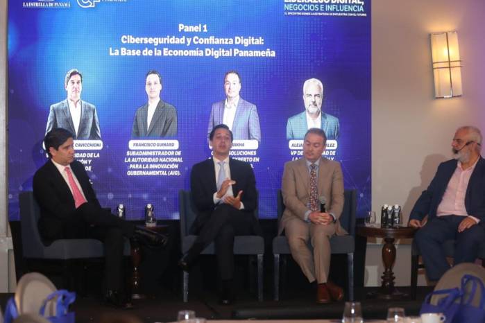 Foro de liderazgo digital, negocios e influencias