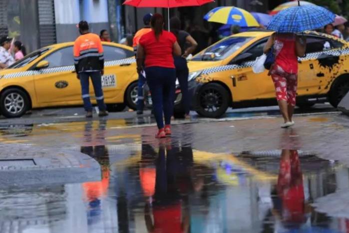 Pronostican lluvias y tormentas para varias provincias de Panamá este sábado