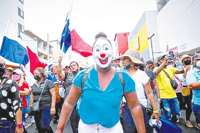 En los últimos 15 años se ha generado “una cadena de movimientos sociales” , entre estos la protesta contra la modificación de ley de pensiones públicas y contra la mina de cobre en la provincia de Colón.