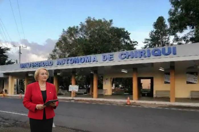 Etelvina Medianero de Bonagas, rectora de la Unachi.