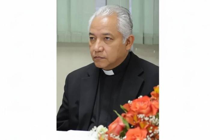 David Cosca, de 75 años, cesó su ejercicio activo de responsabilidades pastorales en la Arquidiócesis de Panamá y mantiene la condición de presbítero jubilado.