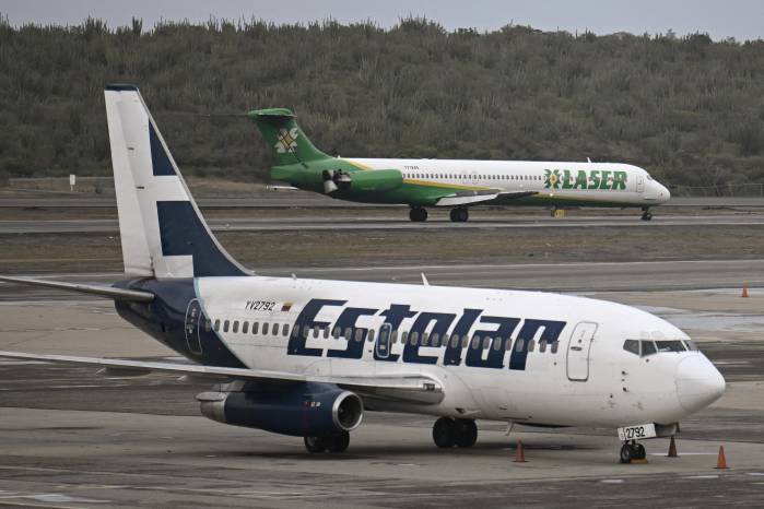 Estelar, en tanto, canceló sus vuelos de este miércoles 26 y 28 de noviembre y 1 de diciembre.