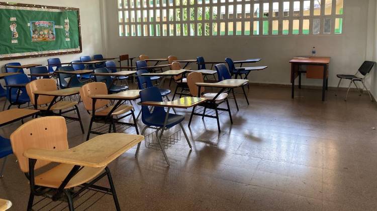 Los más afectados por la huelga, según expertos, son los estudiantes del sistema oficial.