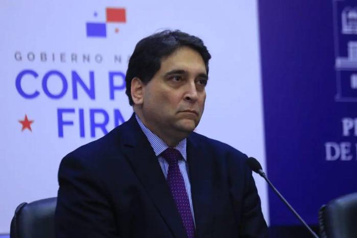 Bajo la lupa: Denuncian a Camilo Valdés ante ANTAI por seminario privado de pago