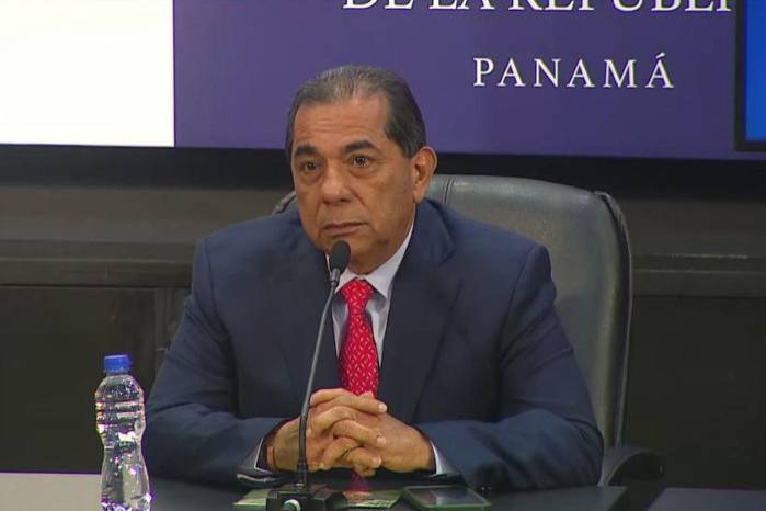 Ventura Vega, ministro de Educación, en conferencia de prensa tras el Consejo de Gabinete.