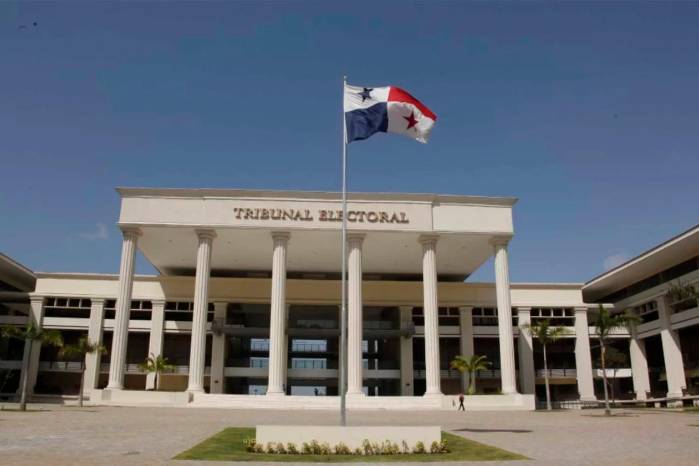 Robinson y Camacho rechazan devolver a primer debate el proyecto de reformas electorales
