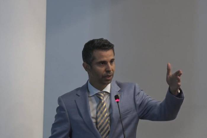 El director de Pandeportes, Miguel Ordóñez, responde críticas por fallas en aire acondicionado de la Arena Roberto Durán.