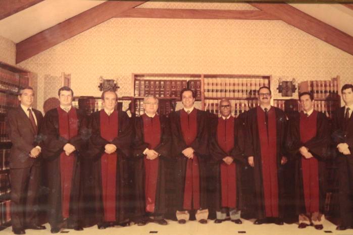 Los jueces de la Corte Interamericana de Derechos Humanos que redactaron la Opinión Consultiva N°5 en 1985, en San José, Costa Rica.