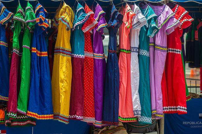 La tradición de la nagua trasciende fronteras: mujeres ngäbes residentes en la ciudad de David también se sumarán al desfile.