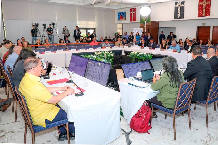 Partidos ajustan reglas tras auge de la libre postulación