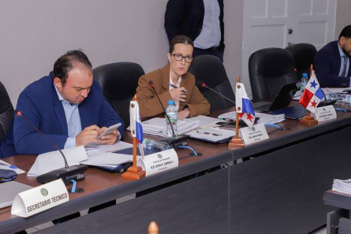 El Ministerio de Obras Públicas, a través del ministro José Luis Andrade, sustentó 28 traslados de partidas.