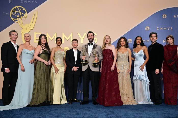 Elenco de la serie.