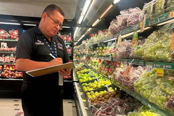 Cada año, la Acodeco monitorea 15 categorías de productos para estimar el costo de una cena básica de Navidad.