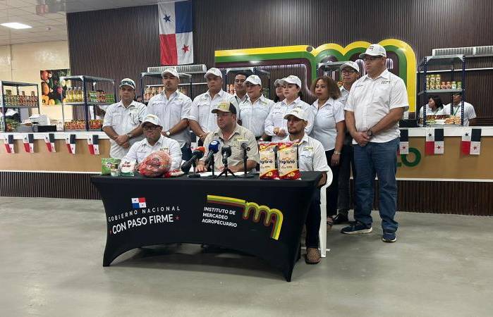 Este año se distribuirán 500,000 Cajas Navideñas, que se dividen en 300,000 provistas por la agroindustria nacional y 200,000 adquiridas a distribuidoras panameñas.