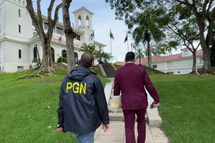 También se efectuó la diligencia con la intención de vincular personas relacionadas con el caso.