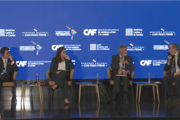 El panel alertó sobre la insatisfacción creciente de los ciudadanos con las instituciones democráticas.