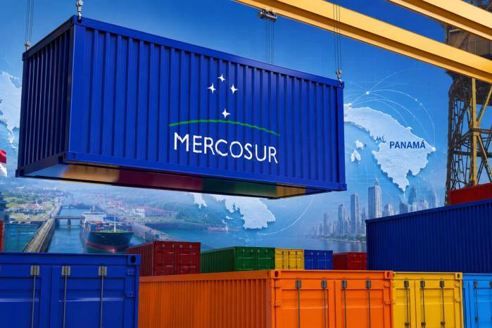 Panamá concretó su ingreso al Mercosur como Estado Asociado el 6 de diciembre de 2024, tras la firma de los acuerdos correspondientes durante la LXV Cumbre de Presidentes del bloque, y ratificado con la Le No. 489.