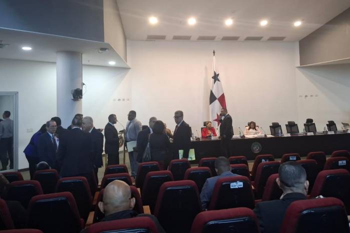 El proceso se encuentra contrarreloj ya que las sesiones ordinarias de la Asamblea Nacional terminan este 30 de abril.