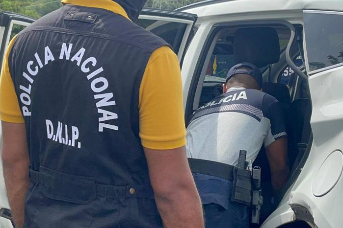 Núñez indicó que luego de localizada la presunta droga, el caso se informó a las autoridades de la Procuraduría General de la Nación.