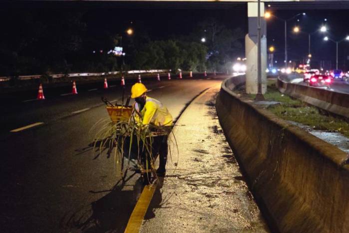 Andrade adelantó que para el próximo año se planea un plan exhaustivo de inversión vial que superará los 600 millones de dólares.