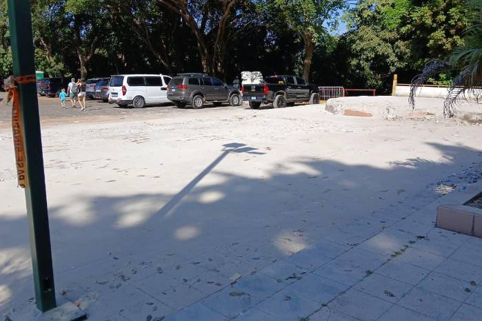 En el mirador ahora solo quedan restos de la destrucción del monumento que llevaba más de 10 años.