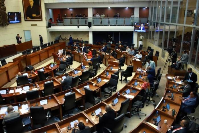 También hay expectativa sobre si se aprobarán las reformas que establecen que los proyectos sean debatidos en el orden cronológico.