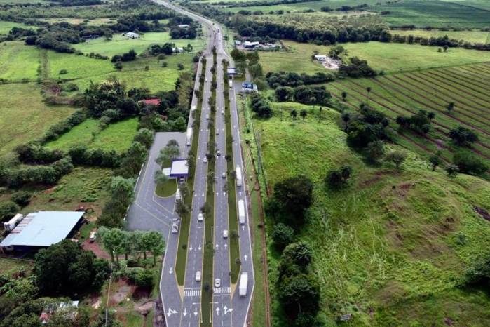 De acuerdo con el MOP, el consorcio adjudicado está conformado por la Promotora y Desarrolladora Mexicana de Infraestructura, S. A.; Calzada Construcciones, S. A. de C.V. e Ingeniería Estrella, S. A.