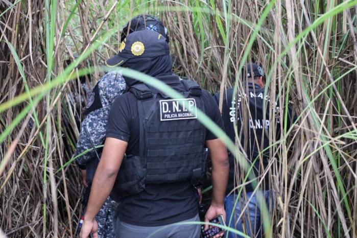 Luego de la muerte del capitán de la Policía Nacional se efectuó un operativo para localizar los responsables.