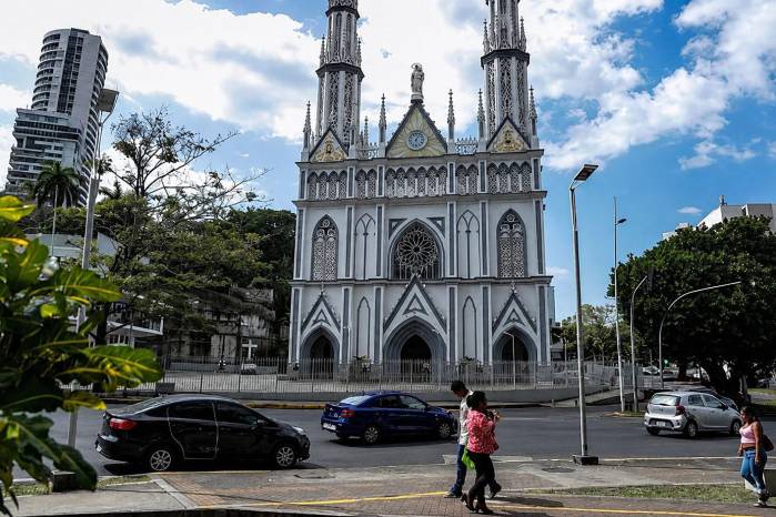 Las inmediaciones de la Iglesia del Carmen en la Vía España, punto identificado como lugar de citación de las víctimas.