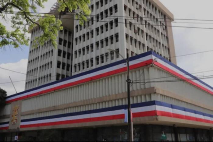 La medida busca implementar mejores prácticas de gestión y control administrativo.