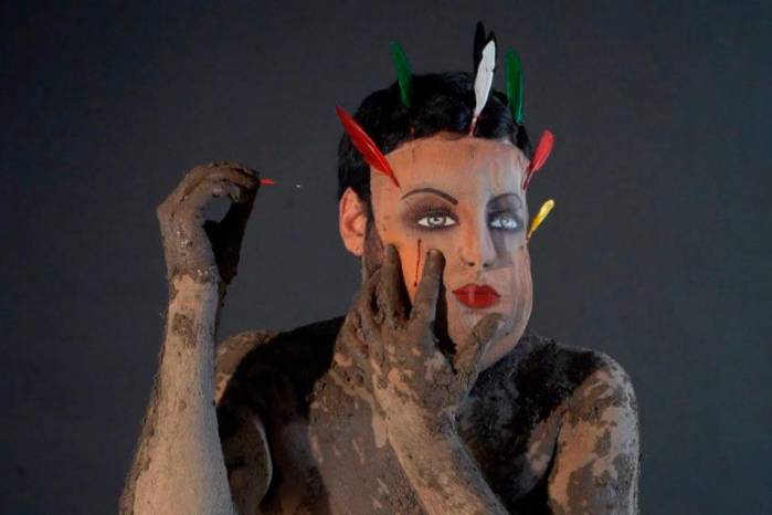 ‘Pies bajo fuego: sobre el despojo’ forma parte del programa ‘Double Take’ de Kadist, que une obras de artistas centroamericanos y otras partes del mundo.
