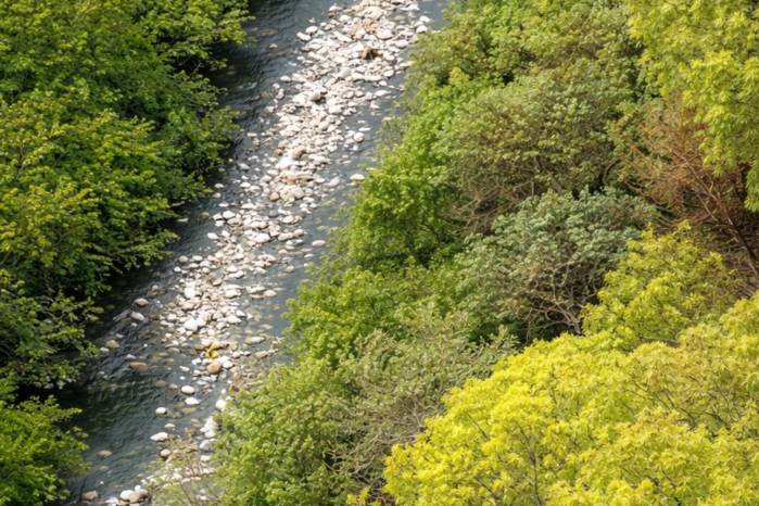 El ministro hizo un llamado urgente a cambiar hábitos y asumir compromisos individuales y destacó la importancia de no arrojar basura a los ríos.
