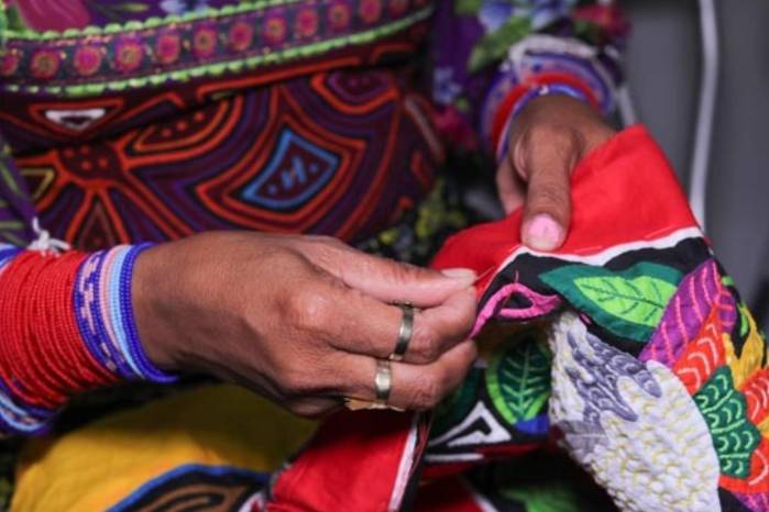 El trámite deberá realizarse directamente con el personal autorizado en los puntos habilitados.