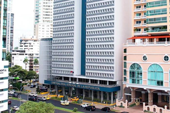 La presencia del contralor durante una diligencia del Ministerio Público ha desatado cuestionamientos sobre los límites de su intervención.