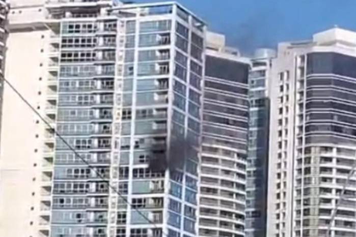 Bomberos reportan incendio en un edificio de la Avenida Balboa