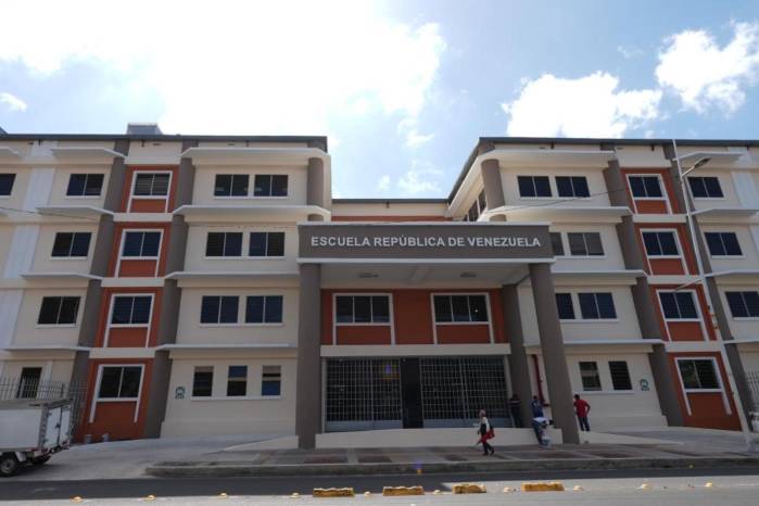 Mulino recordó la gesta de 1979, cuando los maestros panameños resistieron la imposición de la dictadura militar y defendieron la Escuela República de Venezuela como bastión de sus derechos.