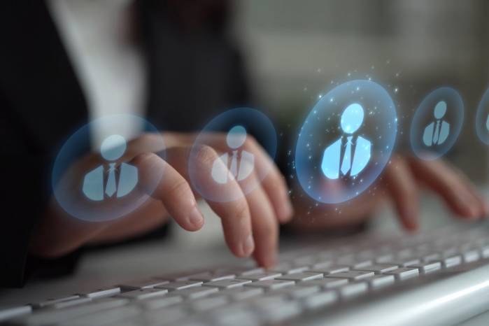 El avance de las herramientas digitales también se refleja en el uso de inteligencia artificial (IA) durante los procesos de selección del talento humano.