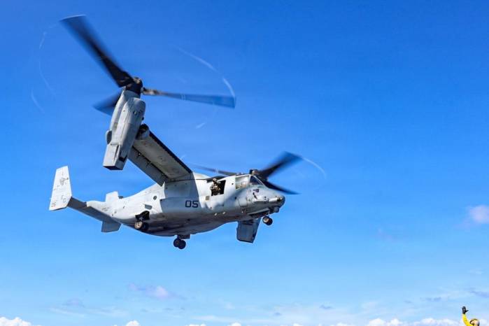 Avión de rotor basculante MV-22B Osprey, el cual forma parte de las naves que transporta el USS Iwo Jima.