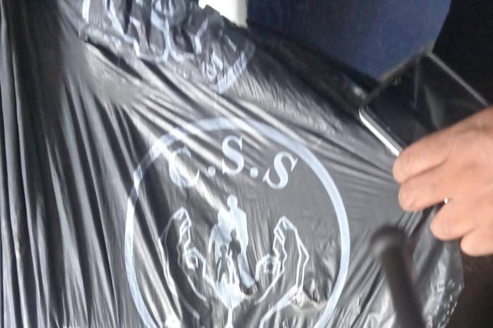 El individuo, según su testimonio, sustrajo objetos personales.